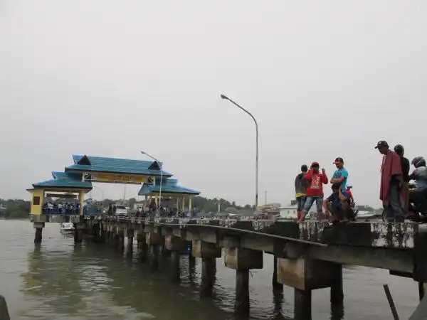 Tarakan port.