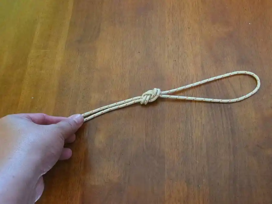 Figure of Eight loop, step 5: the finished loop knot.