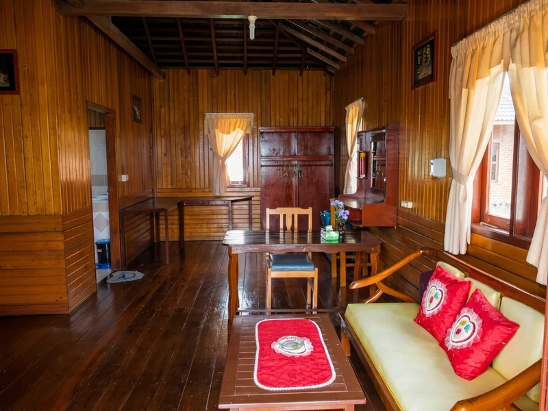 Comfortable indoor sitting area for relaxing after a day of diving.