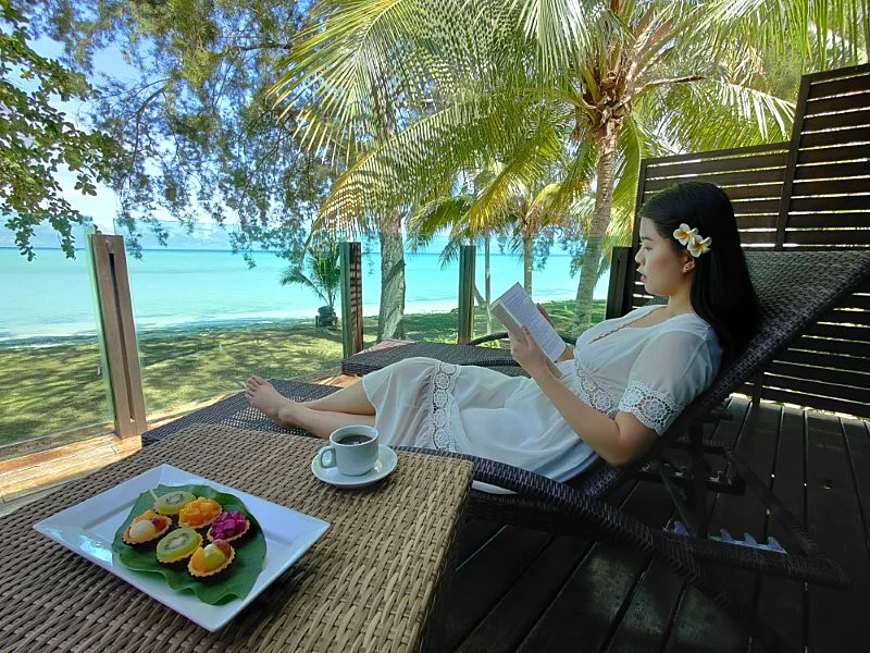 Expansive sea view from the high-resolution Beach Chalet balcony.