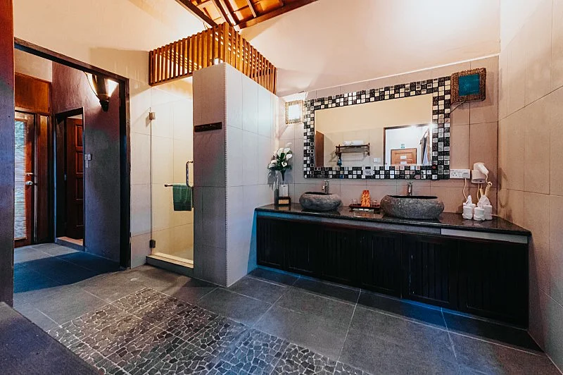 Well-appointed wash area in the premium luxury villa.