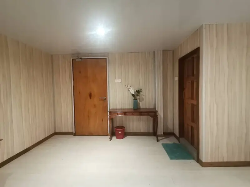 Welcoming entrance to the spacious Deluxe cabin.