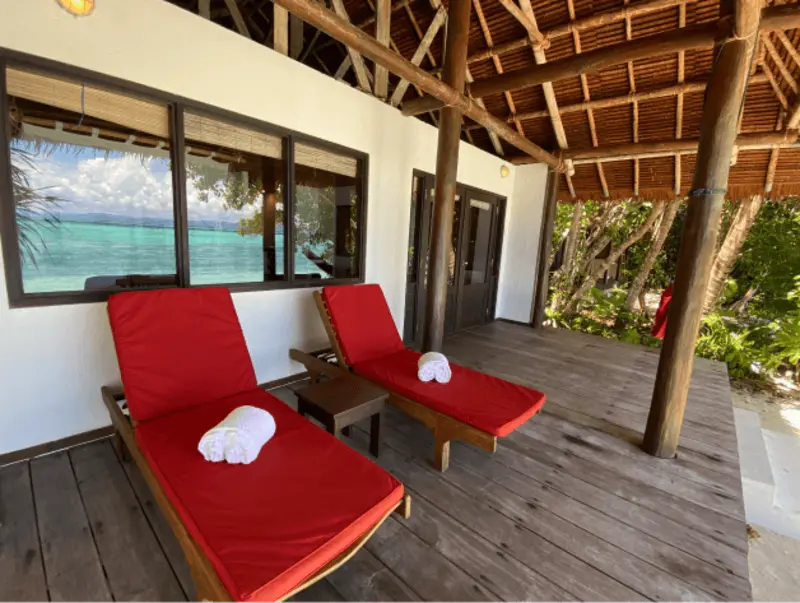 Exterior view of the spacious Kaimana Cottage.