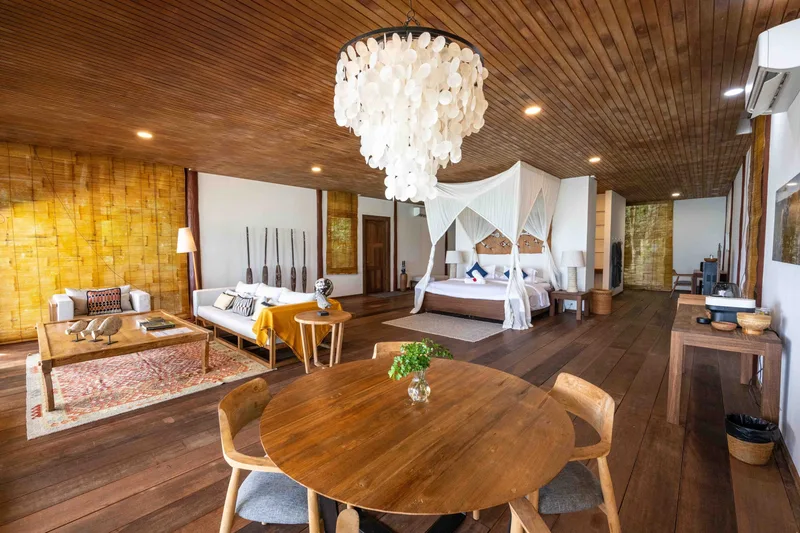 Separate lounge and living space for maximum privacy and comfort.