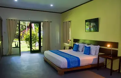 Simple and functional interior of a Garden Room, a practical choice for macro-focused divers.