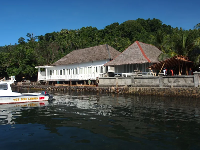 Yos Dive Lembeh - Eco Beach Resort